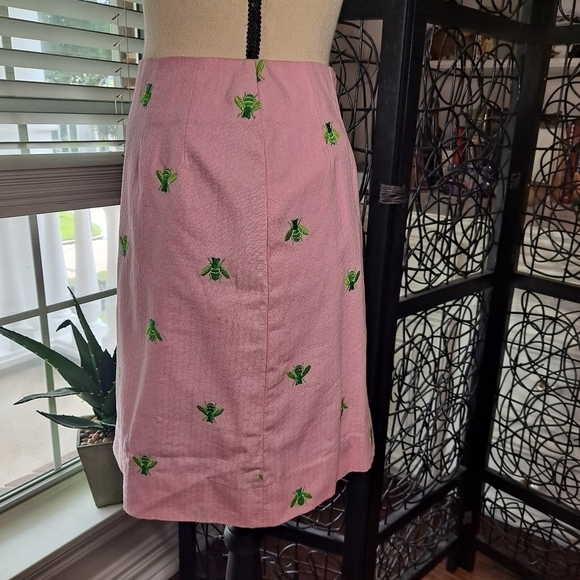 Lilly Pulitzer Size 2 Pink Skirt with Green Bee Embroidery - Picture 3 of 9